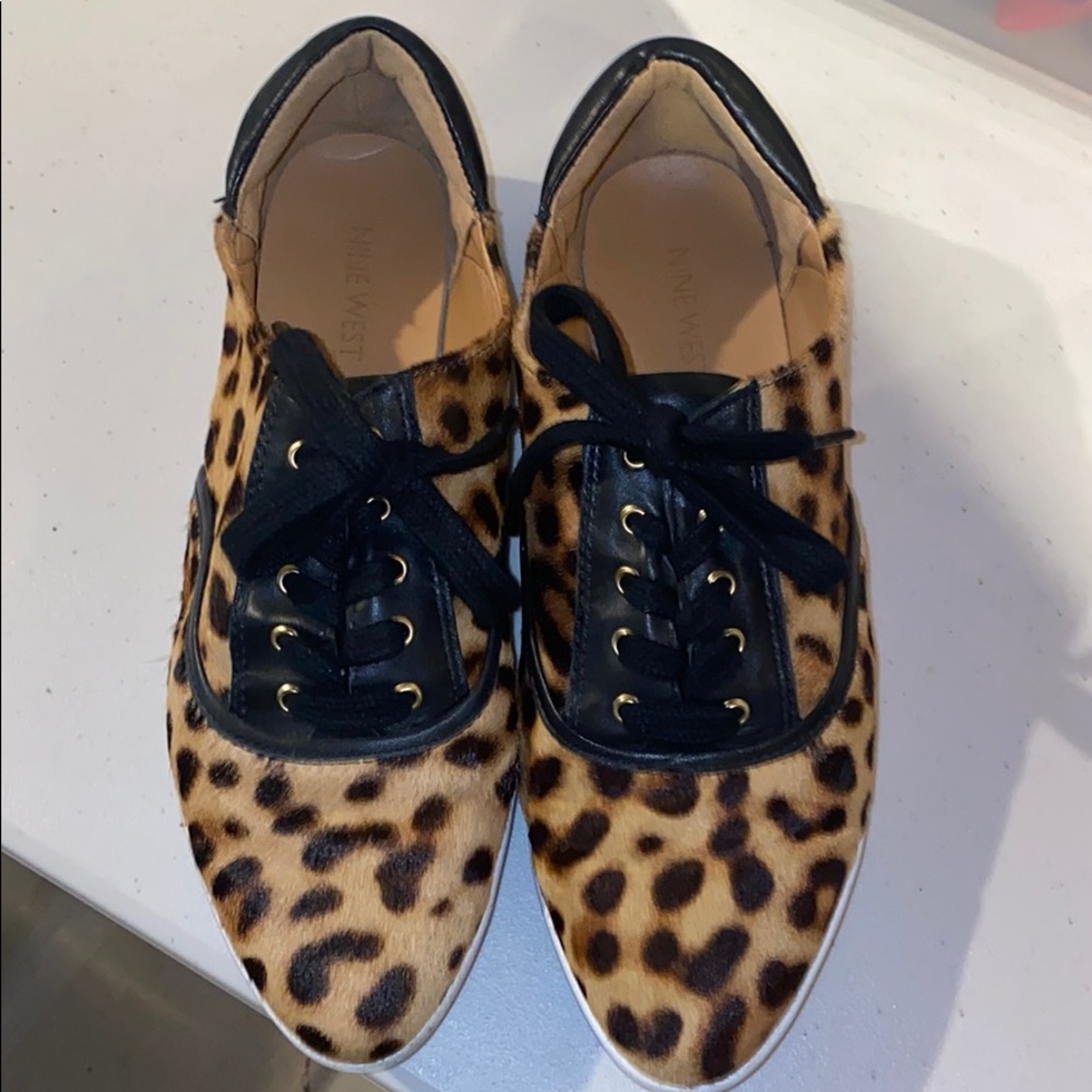 Nine West sneaker